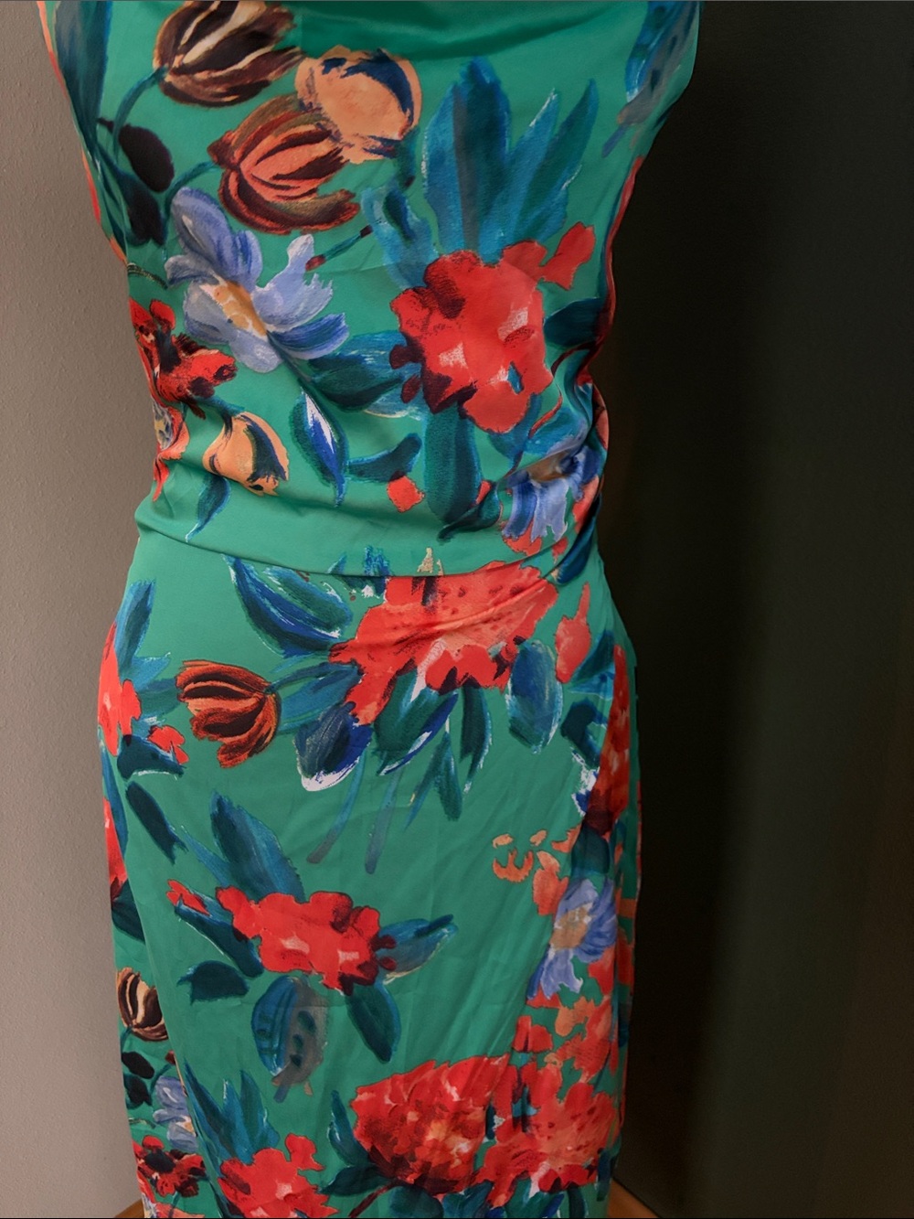 Inmod Green Floral Midi Slip Dress with Red Bloom Print - Picture 4 of 6